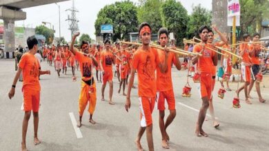 मुजफ्फरनगर में पुलिस ने बिना साइलेंसर वाली 15 से ज्यादा बाइकें की जब्त, कांवड़ियों के खिलाफ कार्रवाई