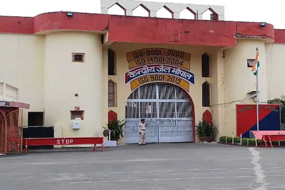 महिला बंदियों ने सीखा संवाद, संवेदना और सपनों को संवारने का हुनर महिला बंदियों ने सीखा संवाद, संवेदना और सपनों को संवारने का हुनर