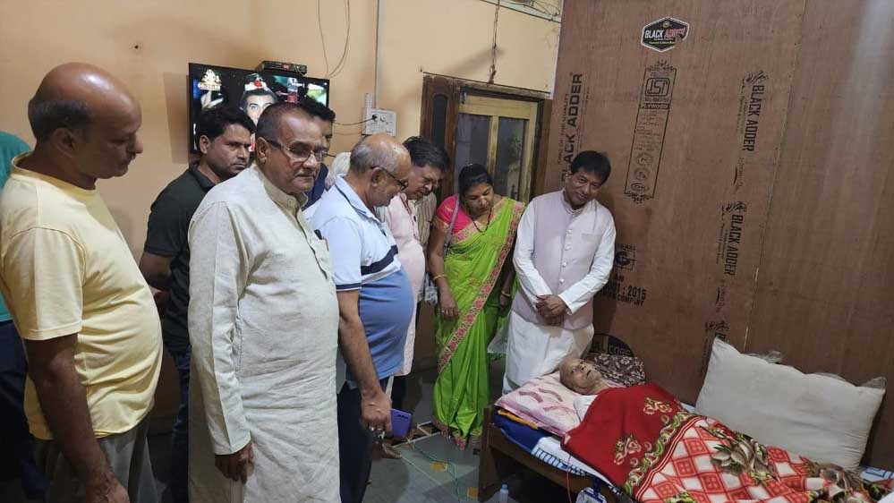 अस्वस्थ लोकतंत्र सेनानी के स्वास्थ की जानकारी लेने पहुचे विधायक, स्वास्थ की ली जानकारी,परिजनों से की चर्चा अस्वस्थ लोकतंत्र सेनानी के स्वास्थ की जानकारी लेने पहुचे विधायक, स्वास्थ की ली जानकारी,परिजनों से की चर्चा