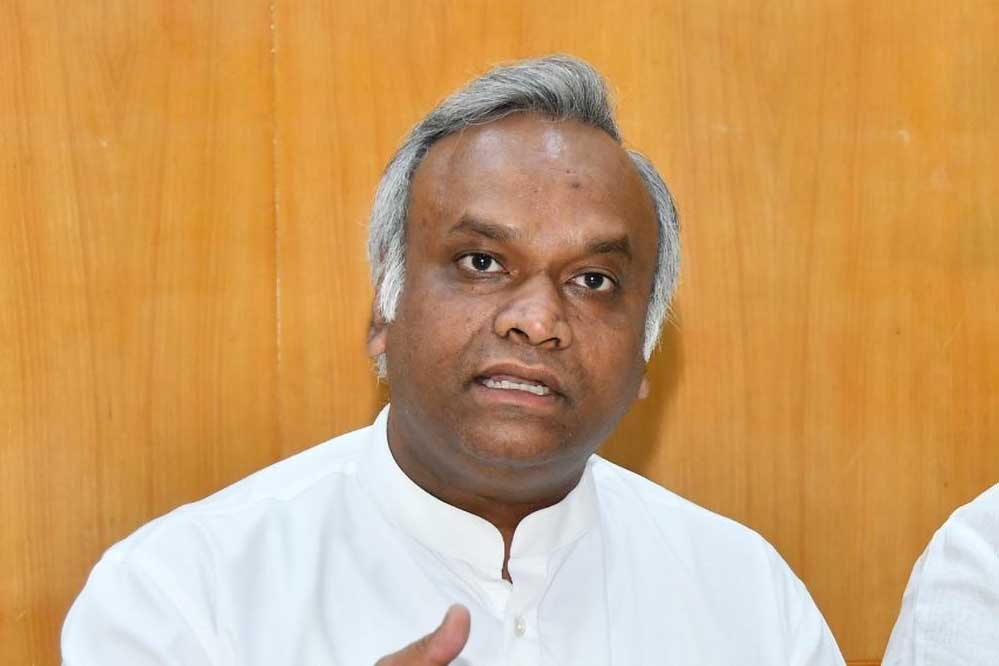 ‘अगर केंद्र की सत्ता में आए तो संघ को करेंगे बैन…’, कांग्रेस अध्यक्ष मल्लिकार्जुन खड़गे के बेटे का ऐलान ‘अगर केंद्र की सत्ता में आए तो संघ को करेंगे बैन…’, कांग्रेस अध्यक्ष मल्लिकार्जुन खड़गे के बेटे का ऐलान