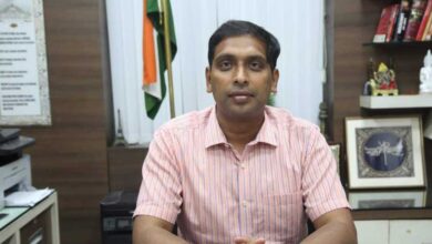इंदौर कलेक्टर आशीष सिंह का सराहनीय कदम, खुद की सैलरी से 22 बच्चों की पढ़ाई का खर्च उठाया