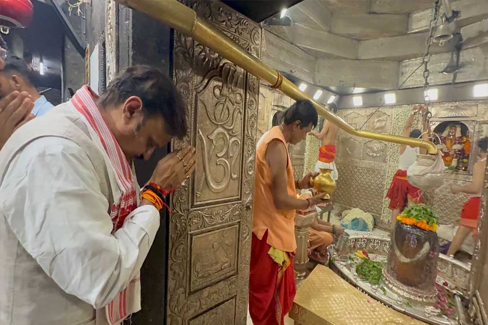 उपमुख्यमंत्री शुक्ल ने किए बाबा महाकाल के दर्शन और लोककल्याण की प्रार्थना की