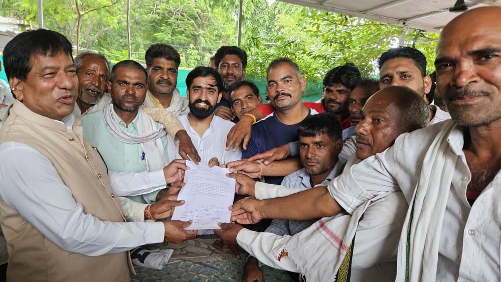 जसमत ग्राम के ग्रामीणों ने जनसुनवाई में उठाई अतिक्रमण हटाने की मांग