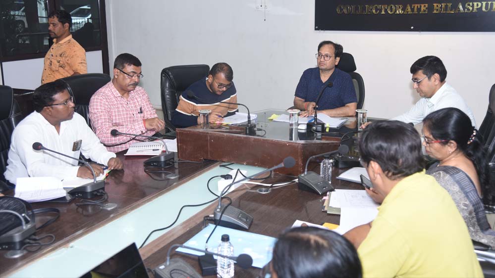 कलेक्टर की अध्यक्षता में जिला स्वास्थ्य समिति की बैठक कलेक्टर की अध्यक्षता में जिला स्वास्थ्य समिति की बैठक