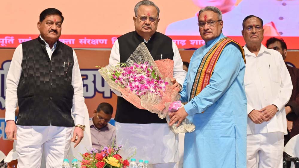 रायपुर : गरीबों को गुणवत्तापूर्ण राशन मिले यह महत्वपूर्ण जिम्मेदारी : विधानसभा अध्यक्ष डॉ. रमन सिंह