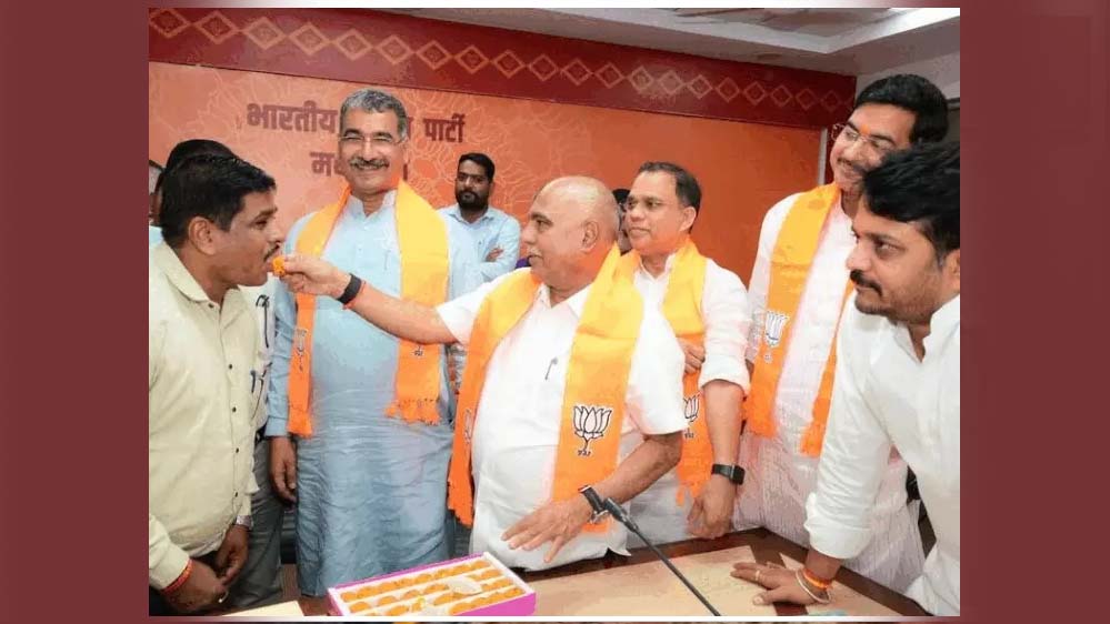 हर दिन BJP दफ्तर में मौजूद रहेंगे मंत्री, प्रदेशाध्यक्ष से सोमवार-मंगलवार को मिल सकेंगे कार्यकर्ता हर दिन BJP दफ्तर में मौजूद रहेंगे मंत्री, प्रदेशाध्यक्ष से सोमवार-मंगलवार को मिल सकेंगे कार्यकर्ता