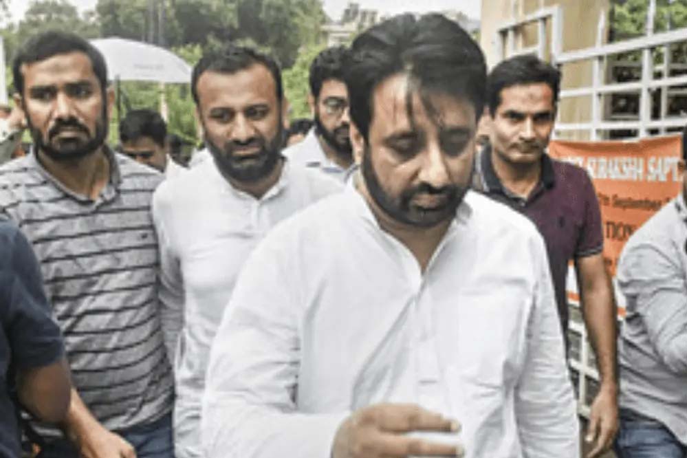 वक्फ बोर्ड घोटाले में अमानतुल्लाह खान की मुश्किलें बढ़ीं, ओखला विधायक समेत 11 पर आरोप तय वक्फ बोर्ड घोटाले में अमानतुल्लाह खान की मुश्किलें बढ़ीं, ओखला विधायक समेत 11 पर आरोप तय