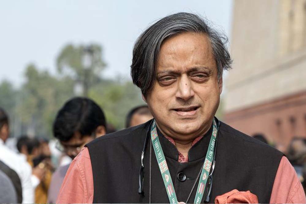 ऑपरेशन सिंदूर पर चर्चा से खुद हटे थरूर, सरकार पर नहीं करना चाहते थे हमला