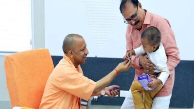 मां-बाप की मौत से टूटे तीन मासूम, सीएम योगी बने उम्मीद की किरण