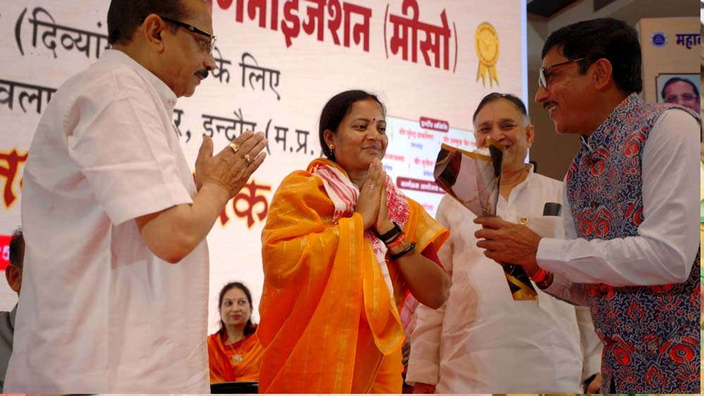 रायपुर : मंत्री श्रीमती लक्ष्मी राजवाड़े का मध्यप्रदेश दौरा: आस्था, संस्कृति और सेवा का संगम रायपुर : मंत्री श्रीमती लक्ष्मी राजवाड़े का मध्यप्रदेश दौरा: आस्था, संस्कृति और सेवा का संगम