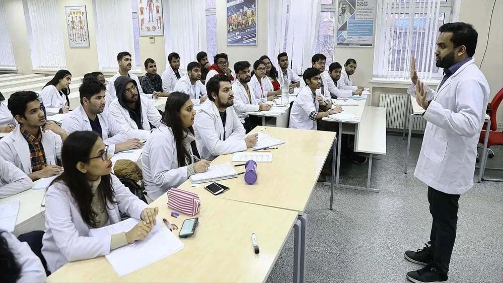 एमपी में MBBS की कुल सीटों में बदलाव: सरकारी कॉलेजों में 150 बढ़ीं, निजी में 250 घटीं एमपी में MBBS की कुल सीटों में बदलाव: सरकारी कॉलेजों में 150 बढ़ीं, निजी में 250 घटीं