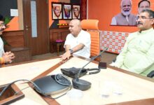 सीएम हाउस में पहली ग्रुप मीटिंग: खंडेलवाल का सख्त संदेश – ‘कोई नेता नहीं, संगठन ने बनाया जिलाध्यक्ष’