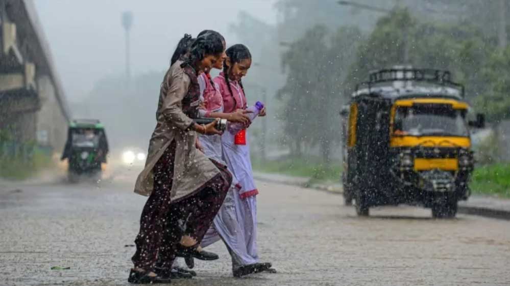 मध्यप्रदेश के जबलपुर, सागर, रीवा और शहडोल संभाग के 17 जिलों में आज अति भारी या भारी बारिश का अलर्ट मध्यप्रदेश के जबलपुर, सागर, रीवा और शहडोल संभाग के 17 जिलों में आज अति भारी या भारी बारिश का अलर्ट