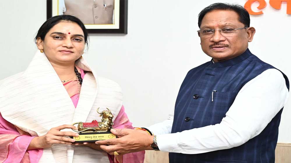 रायपुर : मुख्यमंत्री विष्णु देव साय ने वॉटर वुमन शिप्रा पाठक का किया सम्मान रायपुर : मुख्यमंत्री विष्णु देव साय ने वॉटर वुमन शिप्रा पाठक का किया सम्मान