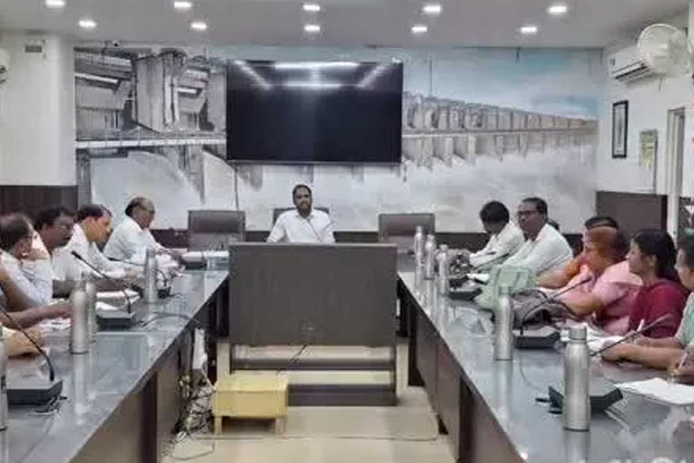 धमतरी : टीएल मीटिंग : बाढ़ प्रभावित क्षेत्रों में राशन और दवाईयां की उपलब्धता करें सुनिश्चित धमतरी : टीएल मीटिंग : बाढ़ प्रभावित क्षेत्रों में राशन और दवाईयां की उपलब्धता करें सुनिश्चित