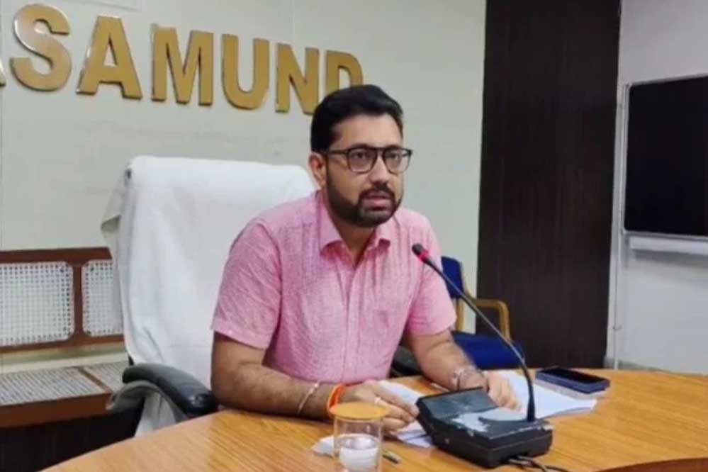 महासमुंद : सीईओ श्री एस. आलोक ने जन चौपाल में सुनी आम जनों की समस्याएं महासमुंद : सीईओ श्री एस. आलोक ने जन चौपाल में सुनी आम जनों की समस्याएं