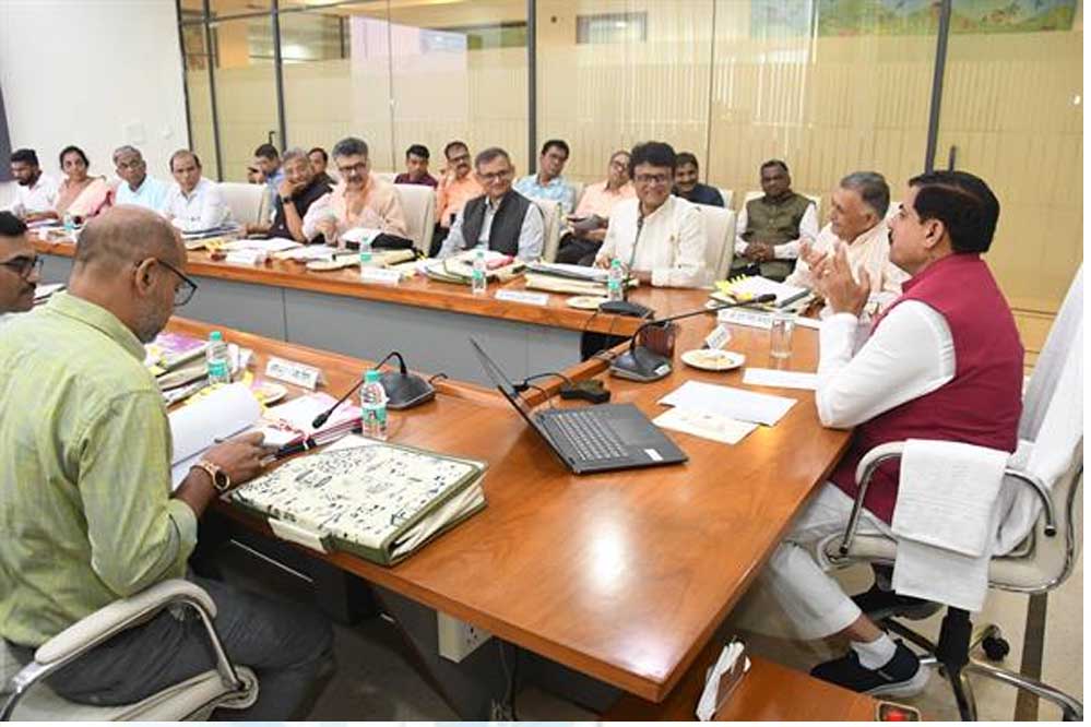 माखनलाल चतुर्वेदी राष्ट्रीय पत्रकारिता विश्वविद्यालय में साइबर और आर्टिफिशियल इंटेलीजेंस पर केंद्रित पाठ्यक्रम आरंभ किए जाएं: मुख्यमंत्री डॉ. यादव माखनलाल चतुर्वेदी राष्ट्रीय पत्रकारिता विश्वविद्यालय में साइबर और आर्टिफिशियल इंटेलीजेंस पर केंद्रित पाठ्यक्रम आरंभ किए जाएं: मुख्यमंत्री डॉ. यादव