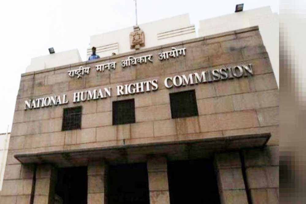मिशन अस्पताल में फर्जी कार्डियोलॉजिस्ट से सात रोगियों की मौत, NHRC ने देशभर के कैथ लैब के डाक्टरों का सत्यापन का आदेश मिशन अस्पताल में फर्जी कार्डियोलॉजिस्ट से सात रोगियों की मौत, NHRC ने देशभर के कैथ लैब के डाक्टरों का सत्यापन का आदेश