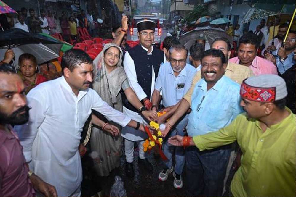 मंत्री सारंग ने किया नरेला विधानसभा के तीन वार्डों में विभिन्न विकास कार्यों का भूमि-पूजन मंत्री सारंग ने किया नरेला विधानसभा के तीन वार्डों में विभिन्न विकास कार्यों का भूमि-पूजन