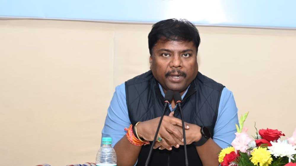 खड़गे के बयान पर मंत्री कश्यप का करारा पलटवार खड़गे के बयान पर मंत्री कश्यप का करारा पलटवार