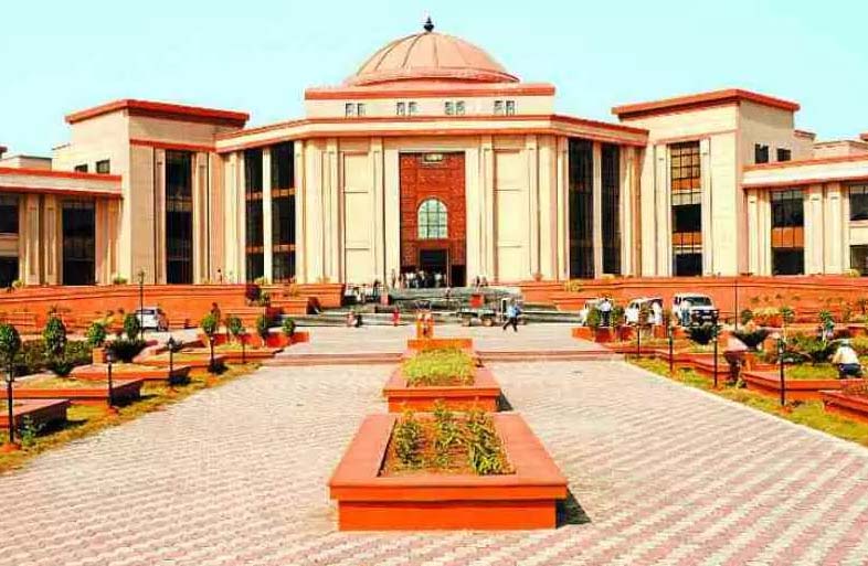 PG छात्रा प्रताड़ना मामला: डॉ. आशीष सिन्हा को अग्रिम जमानत से इनकार, हाईकोर्ट ने FIR को बताया सही PG छात्रा प्रताड़ना मामला: डॉ. आशीष सिन्हा को अग्रिम जमानत से इनकार, हाईकोर्ट ने FIR को बताया सही