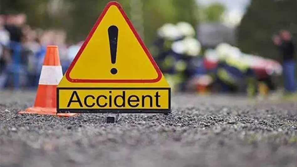 बलरामपुर में दर्दनाक सड़क हादसे में दो लोगों की मौत, तेज रफ्तार कार और ई-रिक्शा की जोरदार टक्कर बलरामपुर में दर्दनाक सड़क हादसे में दो लोगों की मौत, तेज रफ्तार कार और ई-रिक्शा की जोरदार टक्कर