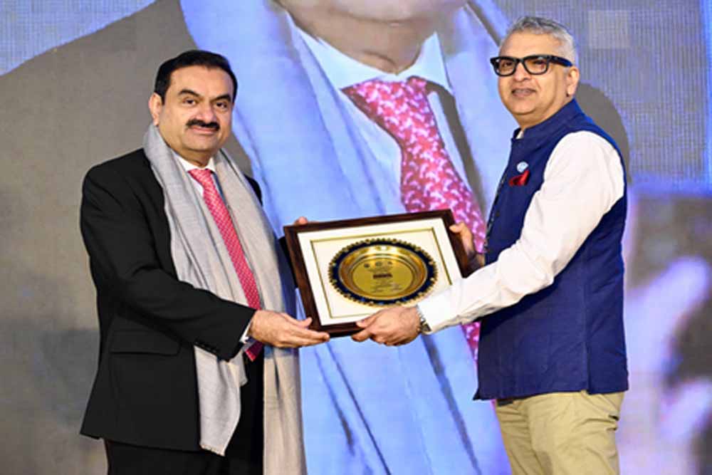 अदाणी समूह का मेगा प्लान, अगले 5 साल में करेगा 100 अरब डॉलर का निवेश