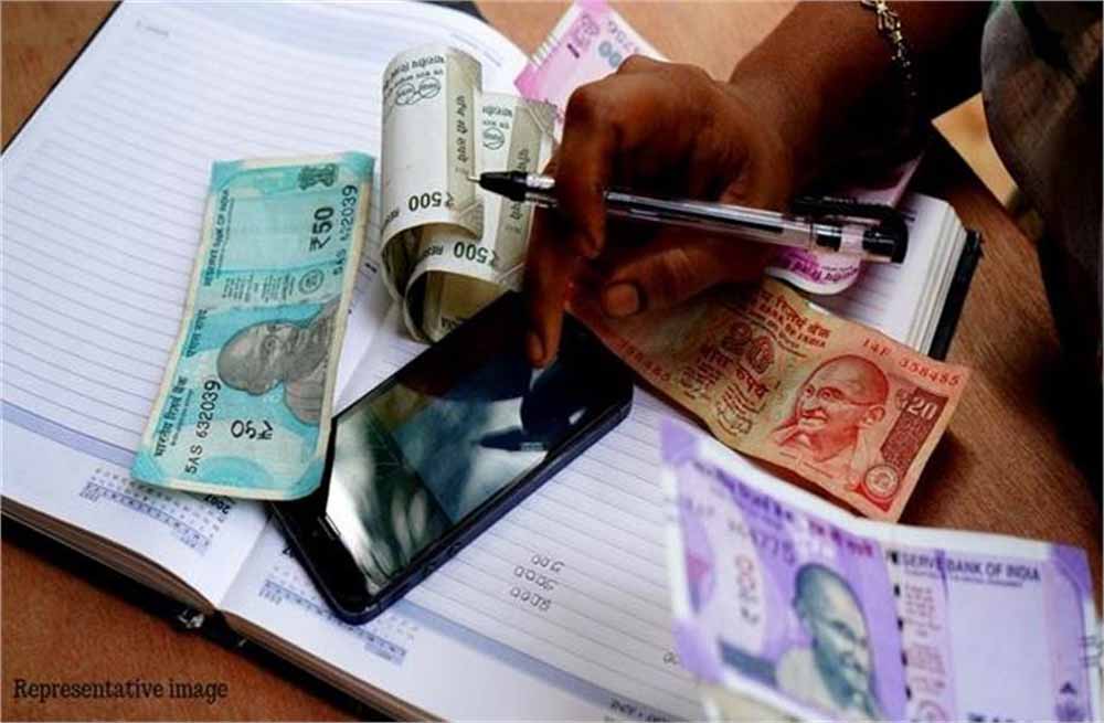 PNB के राहत के बाद अब कई बड़े सरकारी बैंक अपने ग्राहकों को न्यूनतम बैलेंस बनाए रखने की शर्त से छूट दे रहे PNB के राहत के बाद अब कई बड़े सरकारी बैंक अपने ग्राहकों को न्यूनतम बैलेंस बनाए रखने की शर्त से छूट दे रहे