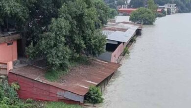 भारी बारिश में मकान ढहने से महिला की मौत, गंगा नदी का जलस्तर खतरे के निशान के करीब