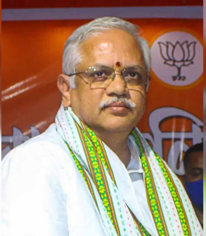 बिहार में भाजपा की संगठनात्मक हलचल, राजगीर बैठक से पहले पटना पहुंचे बीएल संतोष