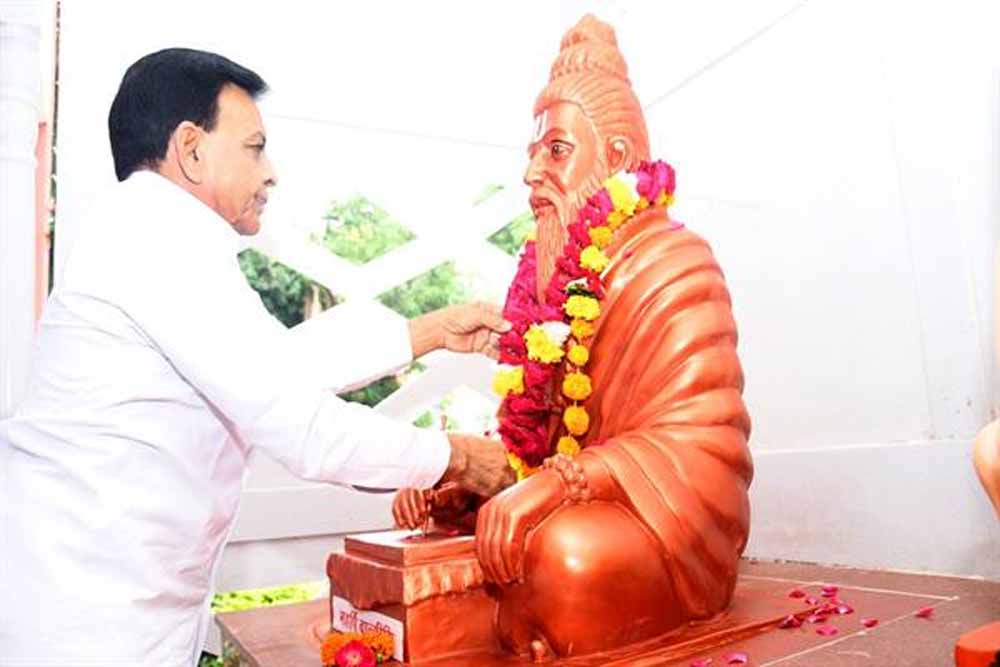 उप मुख्यमंत्री श्देवड़ा ने किया महर्षि वाल्मीकि एवं महर्षि वेदव्यास की प्रतिमा का अनावरण
