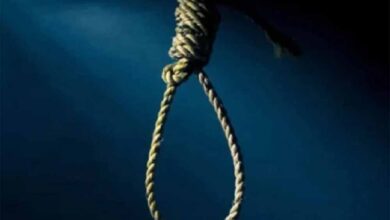 पुलिस की कथित पिटाई और रिश्वत लेने से आहत युवक ने फांसी लगाकर की आत्महत्या, पुलिस को ठहराया जिम्मेदार