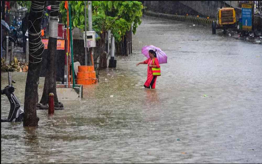 हिमाचल में बारिश का कहर: 250 सड़कें बंद, 112 की मौत, अगले 3 दिन भारी चेतावनी हिमाचल में बारिश का कहर: 250 सड़कें बंद, 112 की मौत, अगले 3 दिन भारी चेतावनी