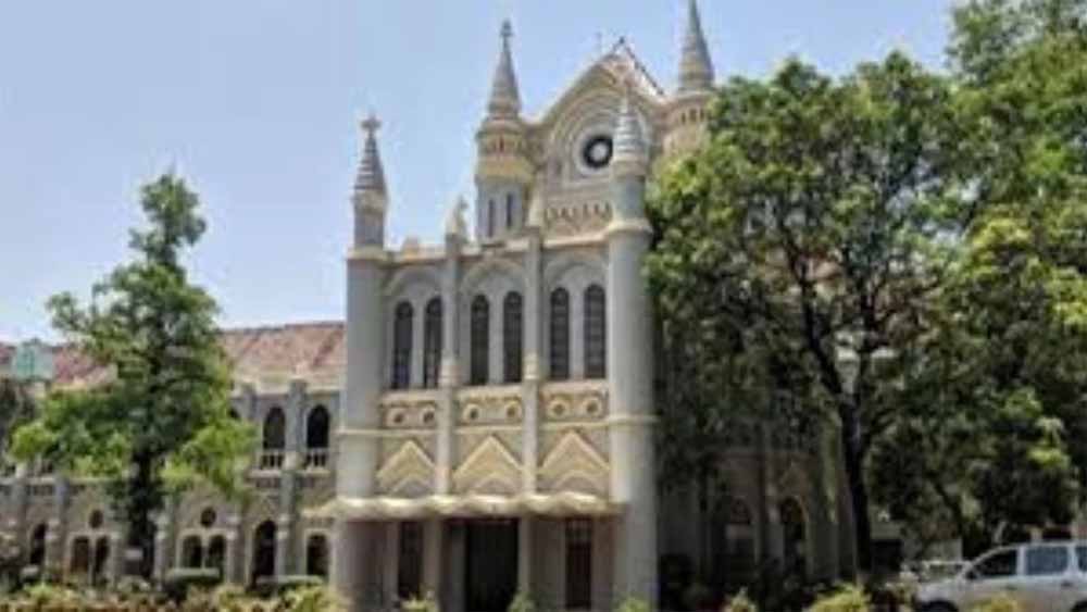 लंबी कानूनी लड़ाई के बाद राहत, हाई कोर्ट से 18 साल बाद न्याय मिला लंबी कानूनी लड़ाई के बाद राहत, हाई कोर्ट से 18 साल बाद न्याय मिला