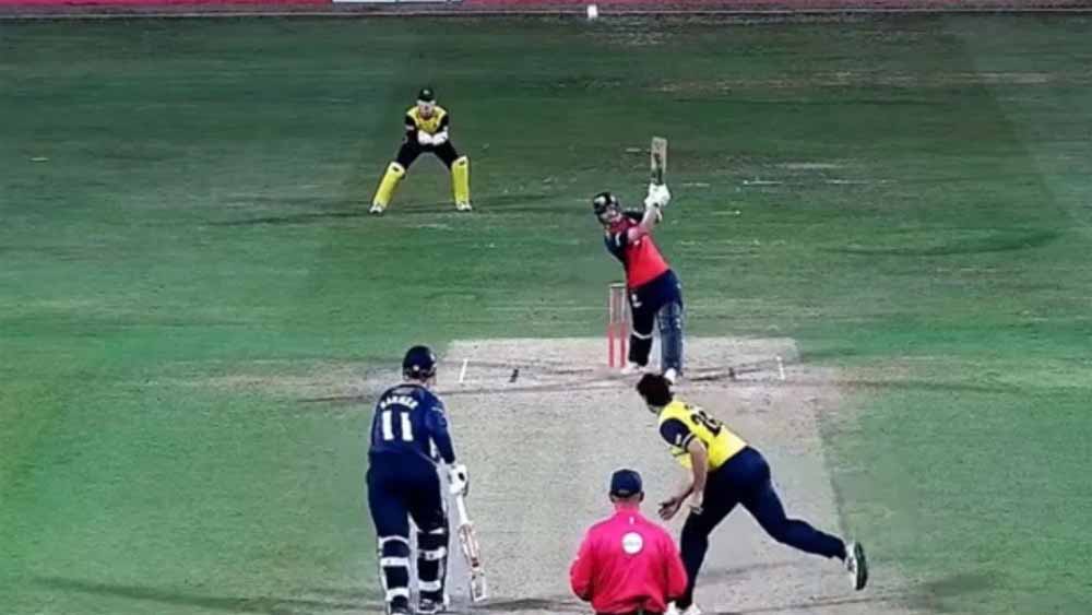 T20 ब्लास्ट में जॉर्डन कॉक्स का धमाका: 22 बाउंड्री से रचा तूफानी शतक T20 ब्लास्ट में जॉर्डन कॉक्स का धमाका: 22 बाउंड्री से रचा तूफानी शतक
