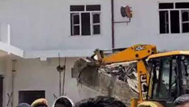अवैध धर्मांतरण मामले में झांगुर बाबा पर कार्रवाई, योगी सरकार ने कोठी पर चलाया बुलडोजर