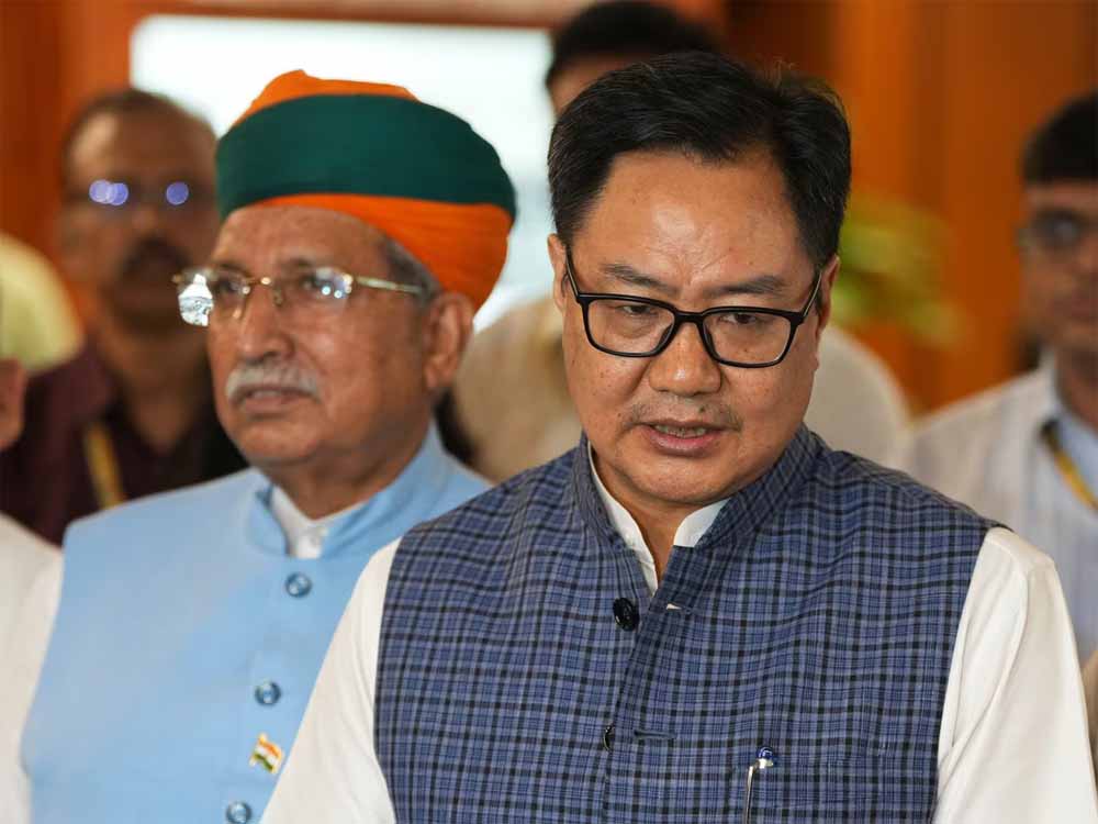 संसद का मॉनसून सत्र आज से शुरू, संसद के मॉनसून सत्र में ही आएगा जस्टिस यशवंत वर्मा के खिलाफ महाभियोग प्रस्ताव? संसद का मॉनसून सत्र आज से शुरू, संसद के मॉनसून सत्र में ही आएगा जस्टिस यशवंत वर्मा के खिलाफ महाभियोग प्रस्ताव?