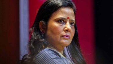 महुआ मोइत्रा का मोदी पर हमला: कहा, आप जरा लेट हो गए, काली माँ ढोकला नहीं खाती