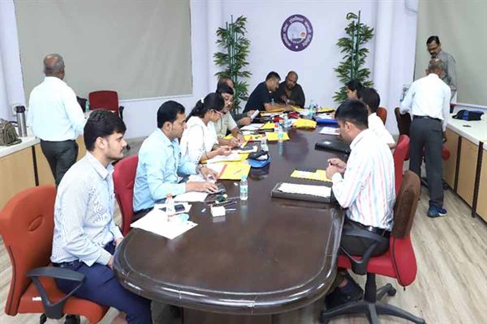 सरकारी नौकरी पाने की खुशी चेहरों पर झलकी, एम.पी. ट्रांसको में चयनित अभ्यर्थियों ने कराए दस्तावेजों के भौतिक परीक्षण सरकारी नौकरी पाने की खुशी चेहरों पर झलकी, एम.पी. ट्रांसको में चयनित अभ्यर्थियों ने कराए दस्तावेजों के भौतिक परीक्षण