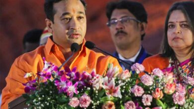 नितेश राणे का विवादित बयान: ‘गोल टोपी वाले वोट नहीं देते, हरे सांप हैं’