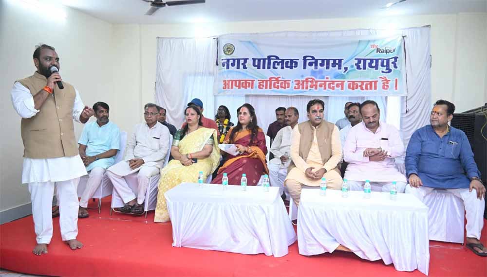 शहीद चूड़ामणि नायक वार्ड में 1.08 करोड़ रुपये के विकास कार्यों का लोकार्पण विधायक श्री राजेश मूणत द्वारा संपन्न हुआ शहीद चूड़ामणि नायक वार्ड में 1.08 करोड़ रुपये के विकास कार्यों का लोकार्पण विधायक श्री राजेश मूणत द्वारा संपन्न हुआ