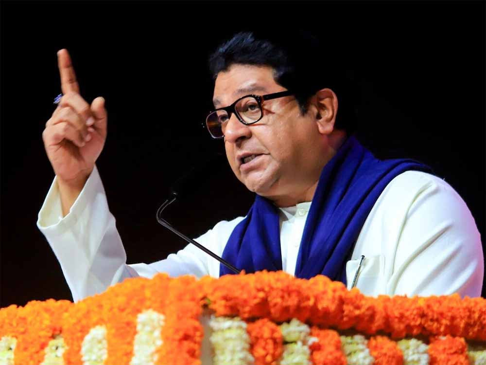 राज ठाकरे पर बढ़ी कानूनी मुश्किलें: हिंसा भड़काने के आरोप में FIR की मांग वाली याचिका हाई कोर्ट में