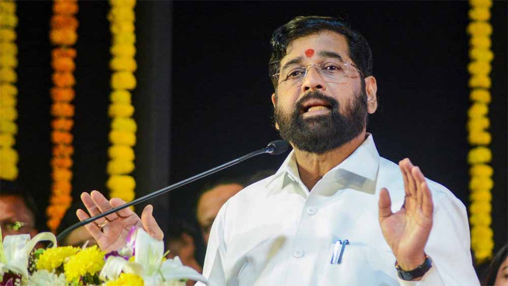 शिंदे गुट को IT नोटिस, पवार के पोते ने जताई हमदर्दी, कहा- ये दबाव की राजनीति