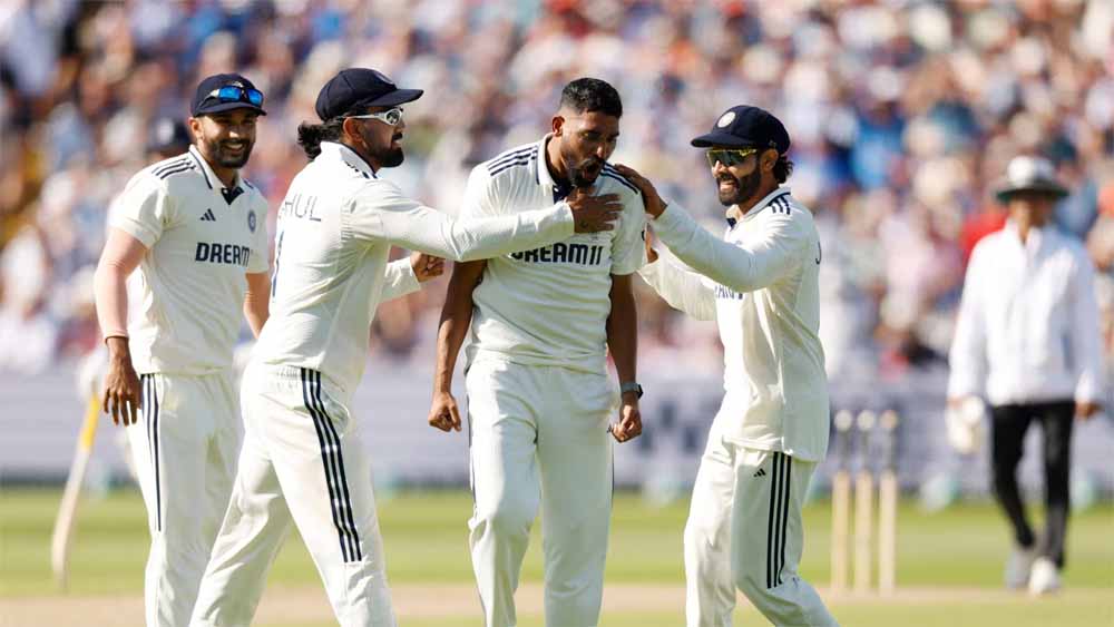 भारत की दमदार शुरुआत बेकार, लंच तक 5 विकेट खोकर 249 रन बनाये, स्मिथ ने ठोका शतक भारत की दमदार शुरुआत बेकार, लंच तक 5 विकेट खोकर 249 रन बनाये, स्मिथ ने ठोका शतक