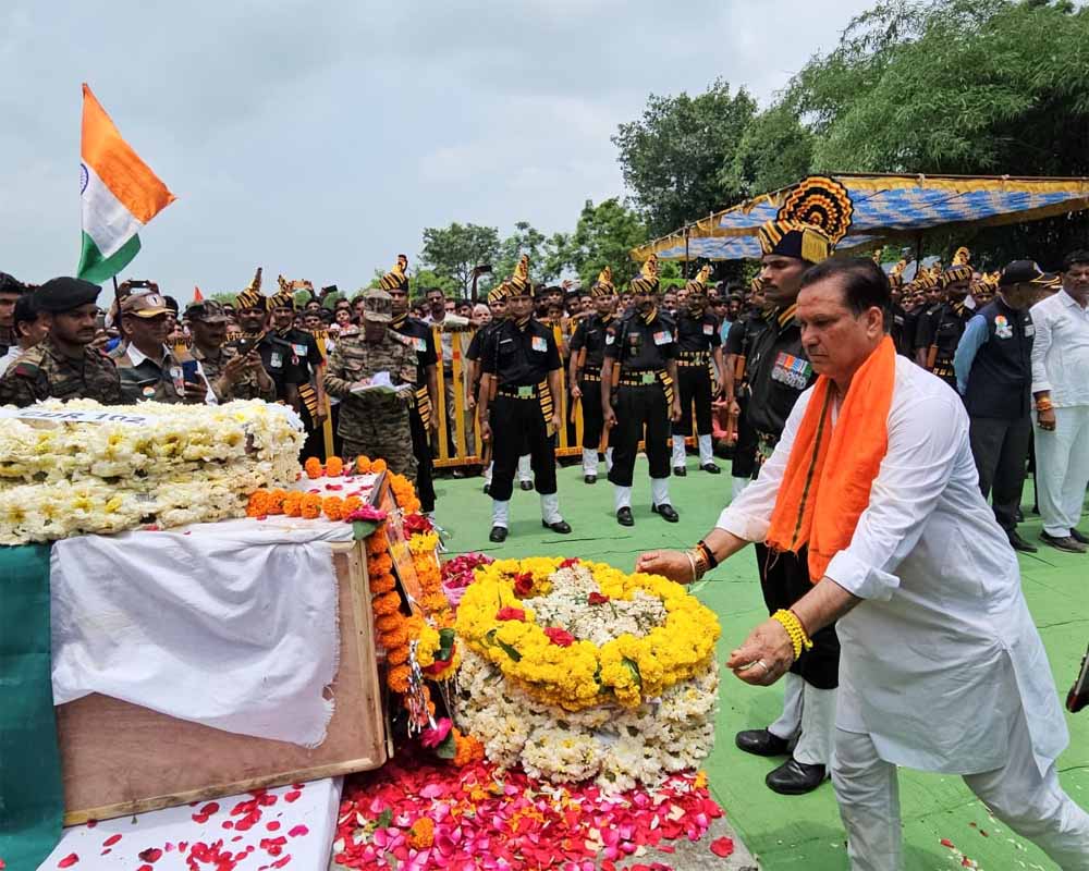 मंत्री टेटवाल ने वीरगति प्राप्त जवान श्री नागर को दी श्रद्धांजलि, राजकीय सम्मान के साथ दी गई विदाई