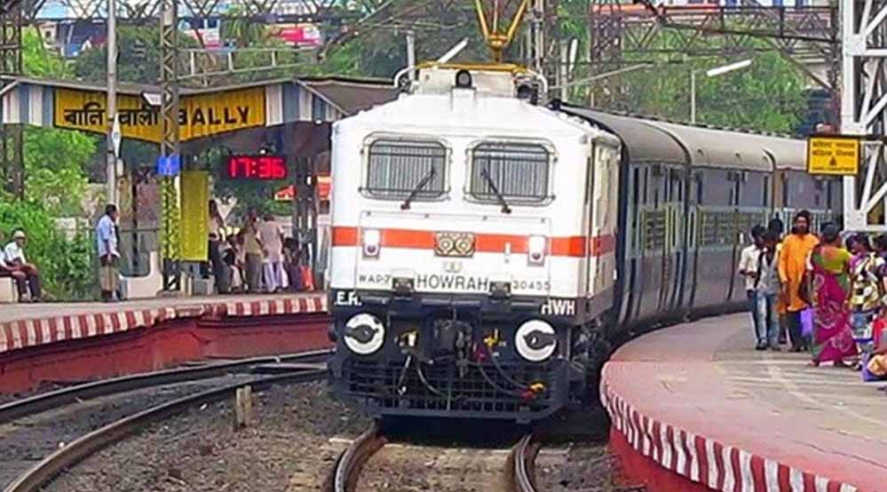 पश्चिम मध्य रेल्वे से गुजरने वाली चार जोड़ी साप्ताहिक स्‍पेशल ट्रेनों के फेरे बढ़ाए गए