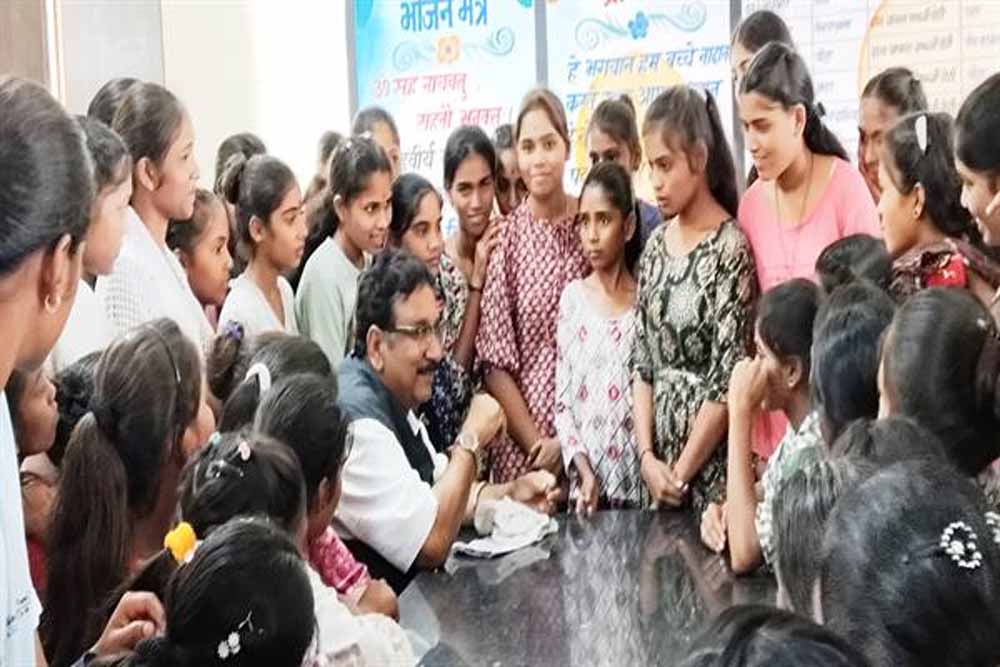 विद्यार्थियों के लिए सरकार सभी सुविधाएँ उपलब्ध करायेगी : मंत्री डॉ. शाह विद्यार्थियों के लिए सरकार सभी सुविधाएँ उपलब्ध करायेगी : मंत्री डॉ. शाह