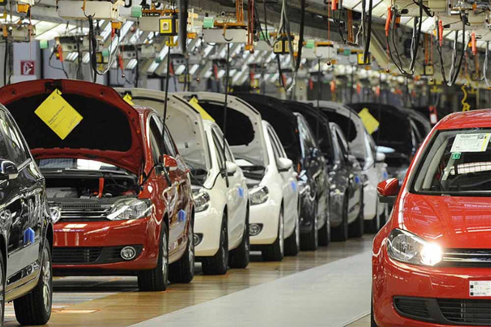 GST रिफॉर्म से ऑटो सेक्टर में आएगी रौनक? ग्राहकों को मिल सकती है बड़ी राहत GST रिफॉर्म से ऑटो सेक्टर में आएगी रौनक? ग्राहकों को मिल सकती है बड़ी राहत