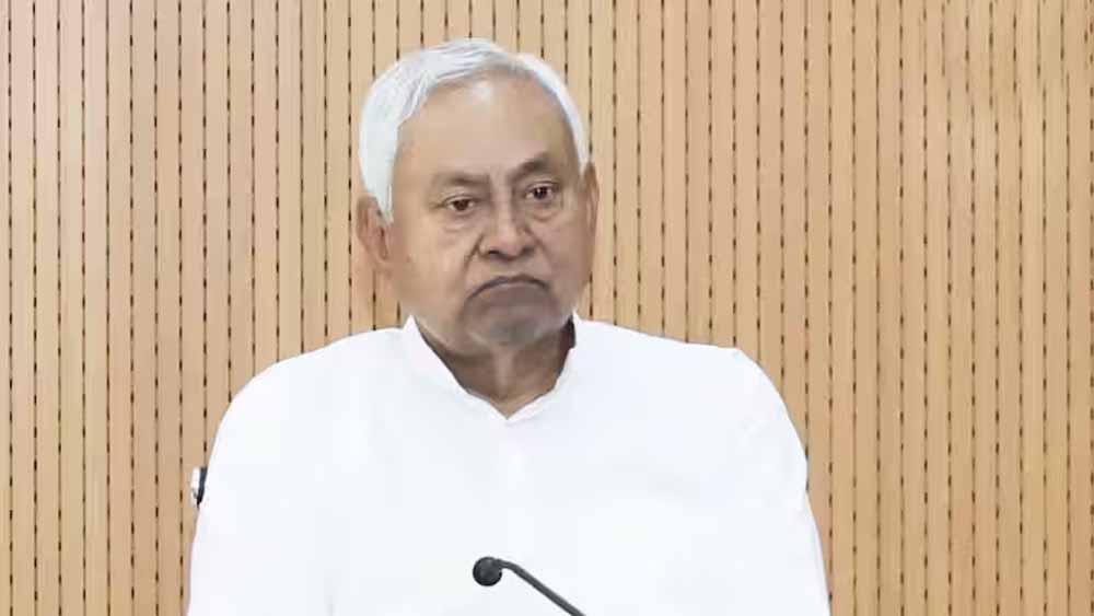 सड़क पर मौत का तांडव! पटना हादसे में 8 की जान गई, CM नीतीश ने जताया दुख सड़क पर मौत का तांडव! पटना हादसे में 8 की जान गई, CM नीतीश ने जताया दुख