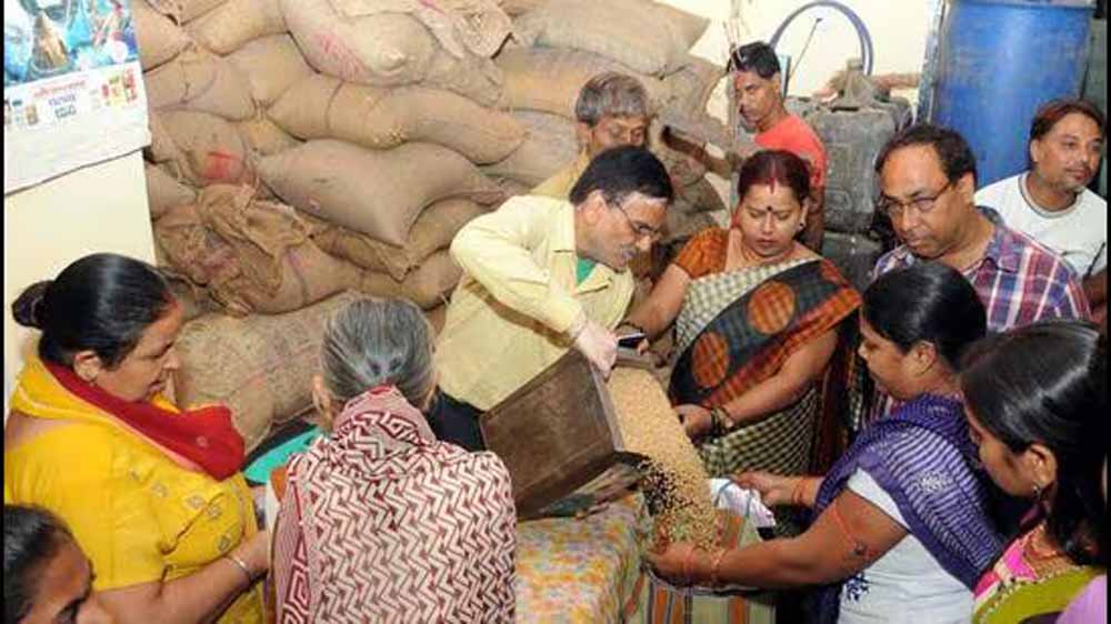 बिहार सरकार ने पीडीएस डीलरों के कमीशन में किया जबरदस्त बढ़ोतरी बिहार सरकार ने पीडीएस डीलरों के कमीशन में किया जबरदस्त बढ़ोतरी